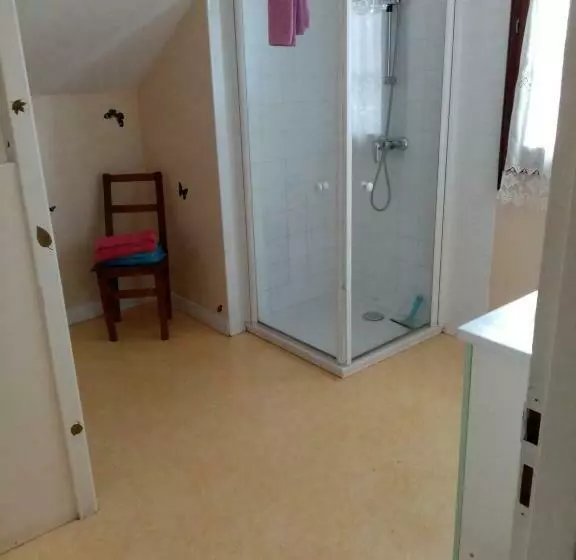 ベッドアンドブレックファースト Les Lutins