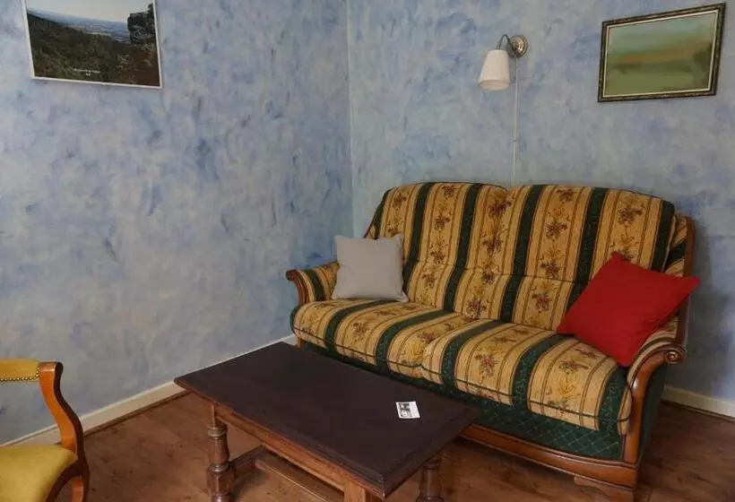 ベッドアンドブレックファースト Les Neuf Bouleaux