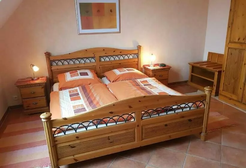 Aamiaismajoitus (B&B) Weingut Und Gästehaus Henrici