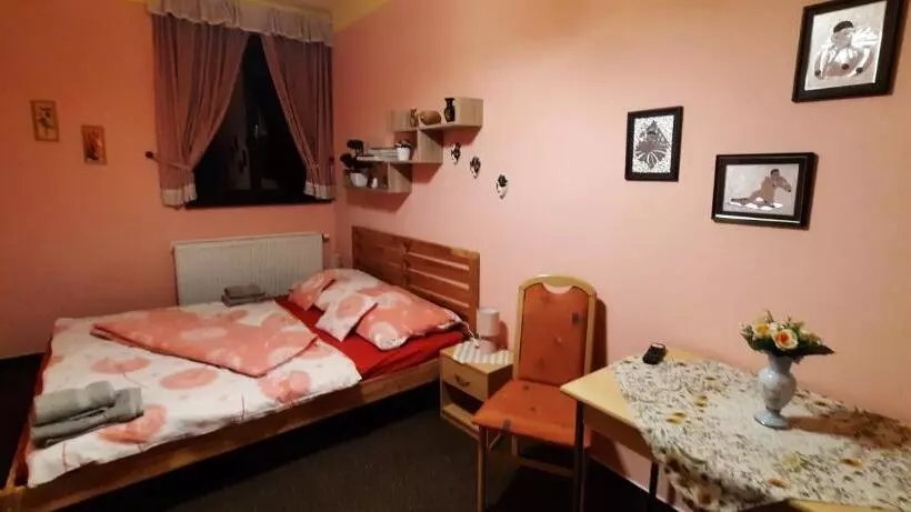 Majatalo Penzion U Statku