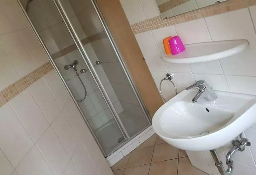 Retkeilymaja Gasthaus Schug Müller