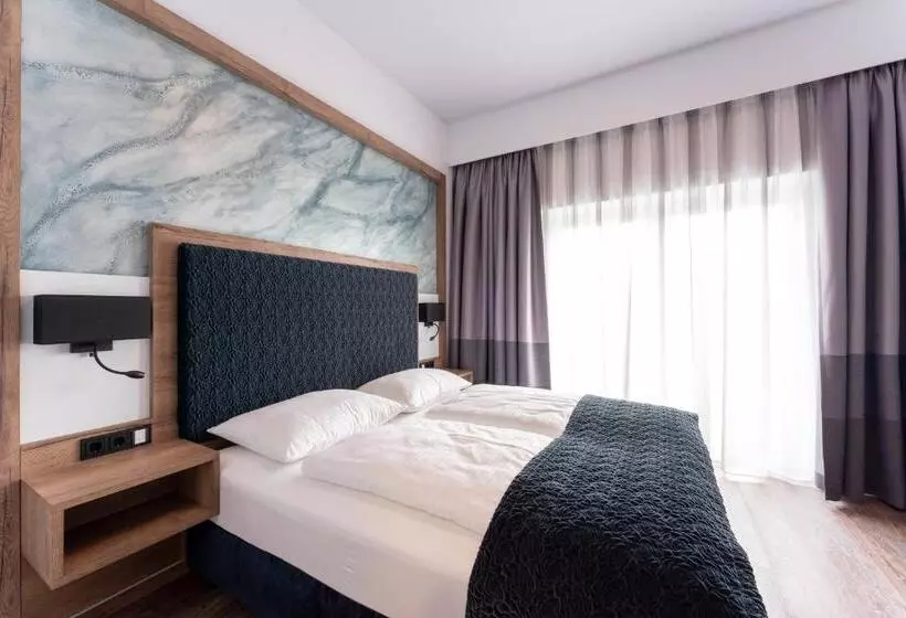 ユースホステル Traunfall