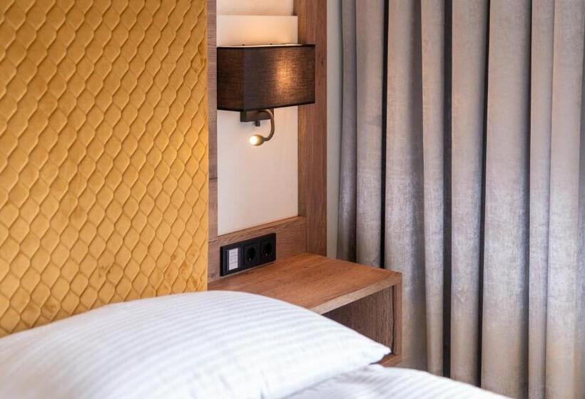 Общежитие Traunfall