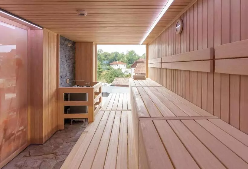 ユースホステル Traunfall