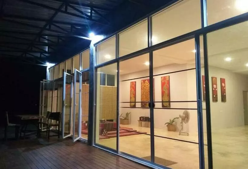 Aamiaismajoitus (B&B) Aly’s House