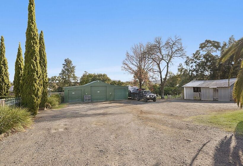 Central Hotel Stroud