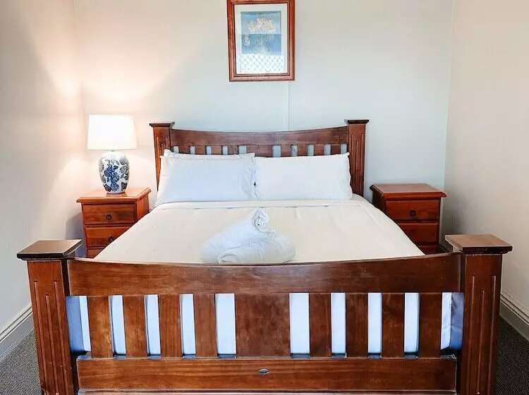 Central Hotel Stroud