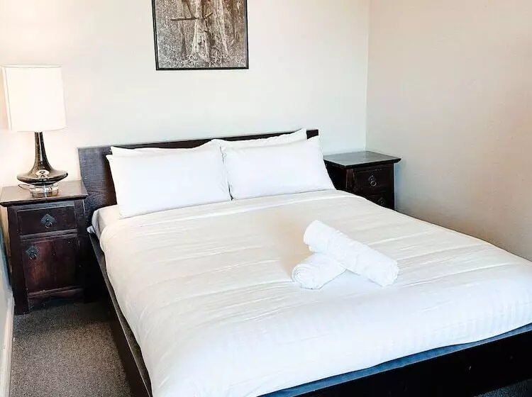 Central Hotel Stroud