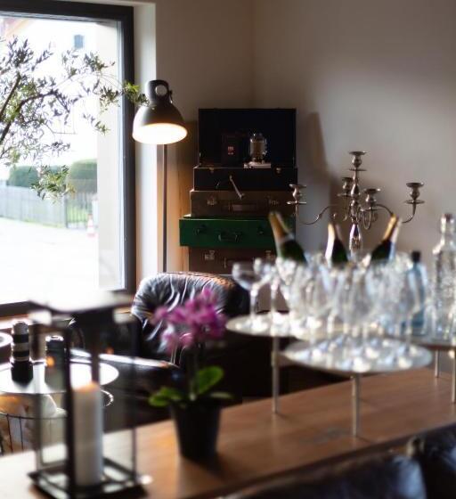 Отель De L’ours Preles