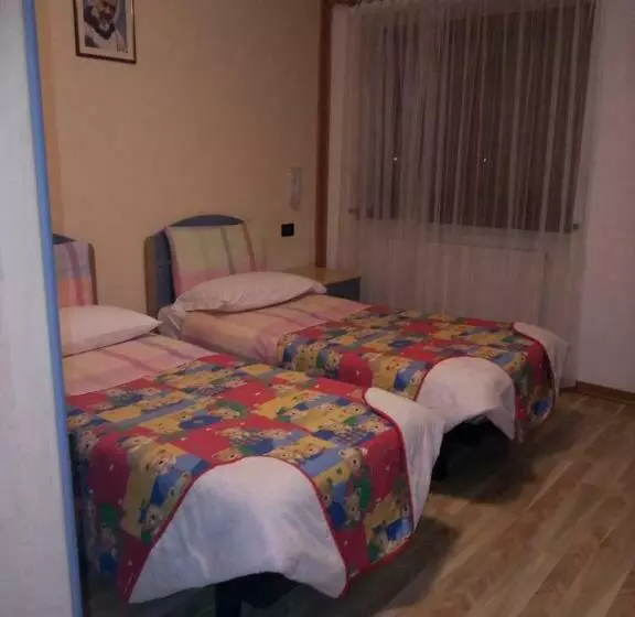 ホテル Genzianella