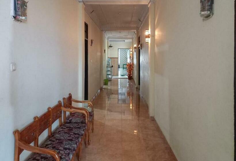 فندق Homestay Singgasana Mitra Reddoorz