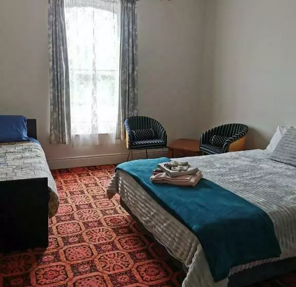 Railton Hotel   Heritage Pub Accommodation