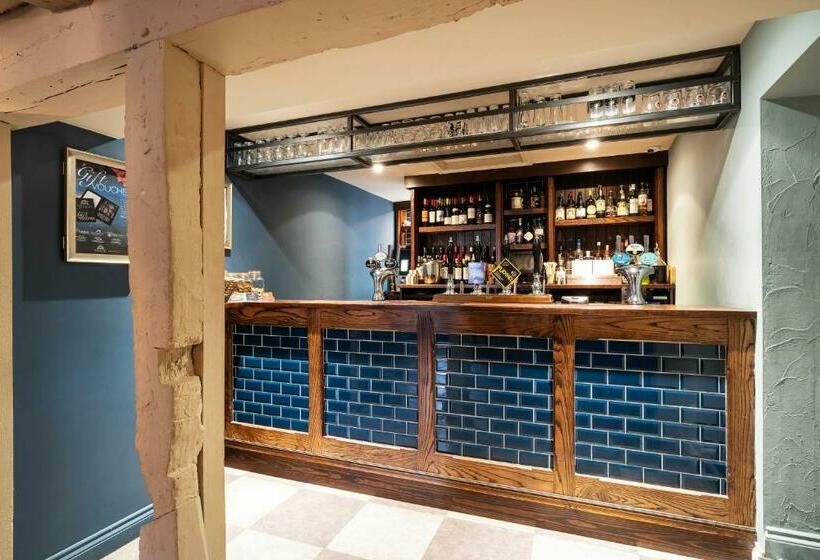 Отель The Dinton Hermit