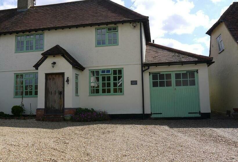 One Pelham Grove Bed & Breakfast