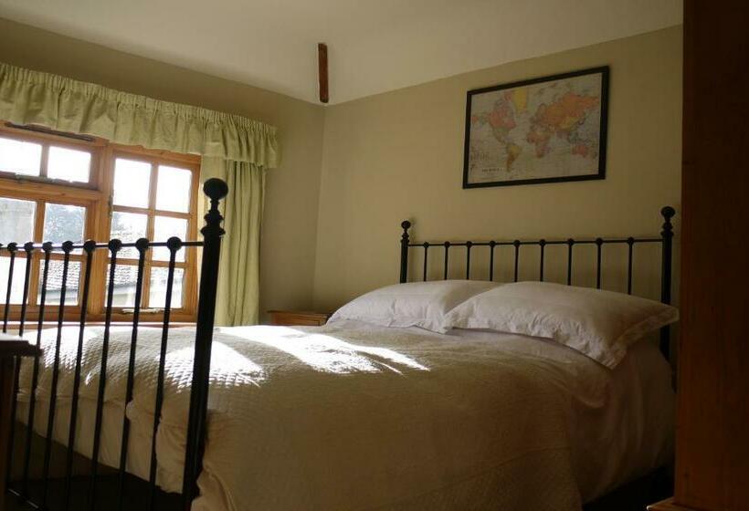 One Pelham Grove Bed & Breakfast