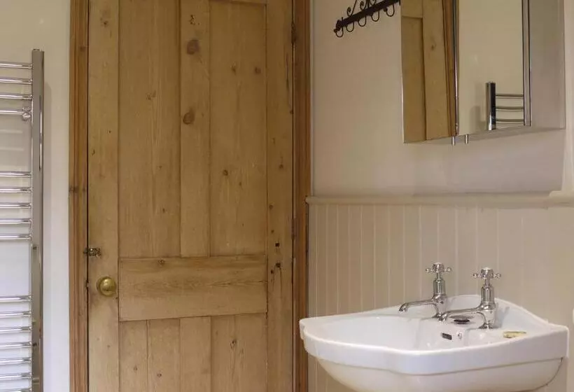 One Pelham Grove Bed & Breakfast