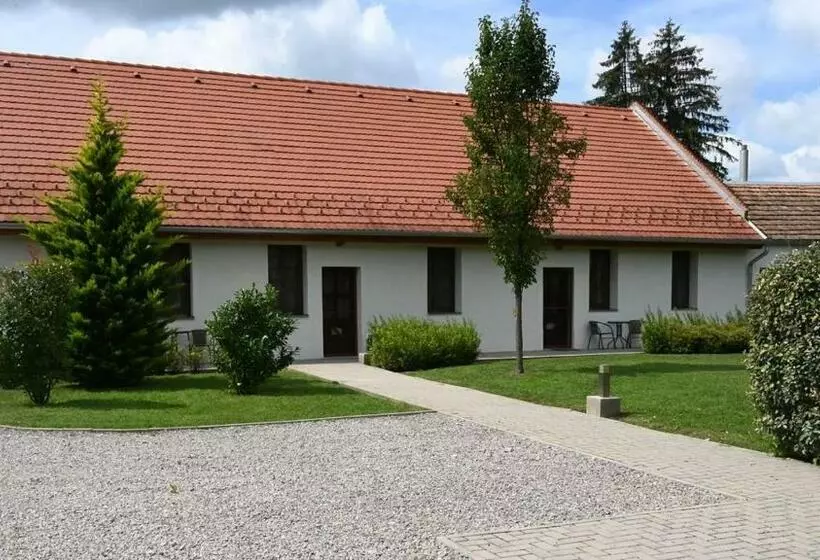 ペンション Erdődy Vendégház