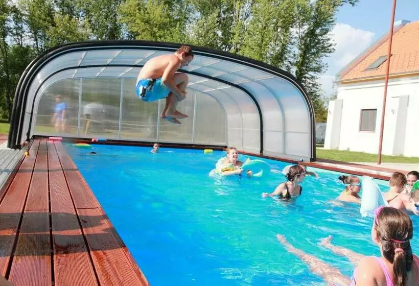 ペンション Erdődy Vendégház