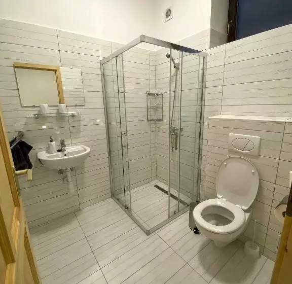 ペンション Erdődy Vendégház