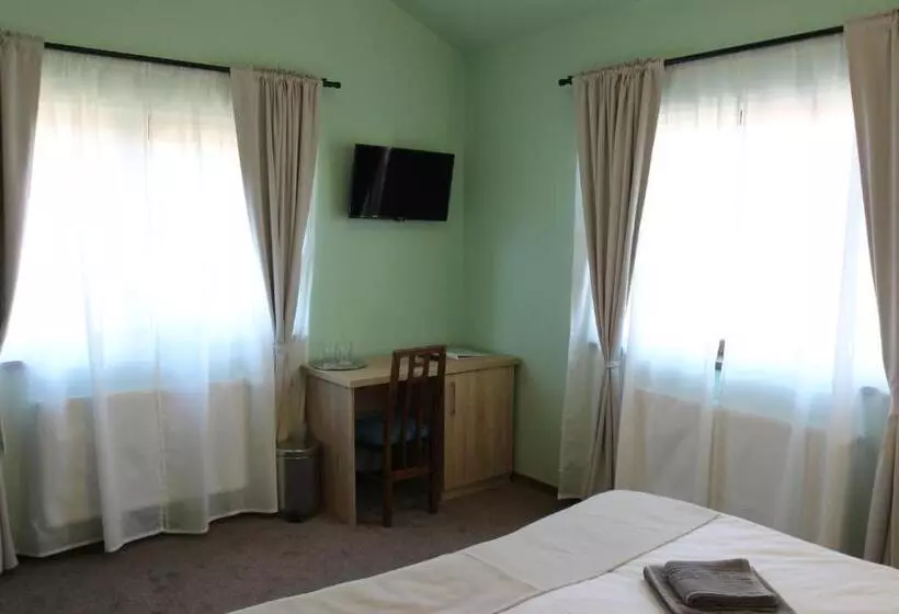 Majatalo Livada De Zmeura