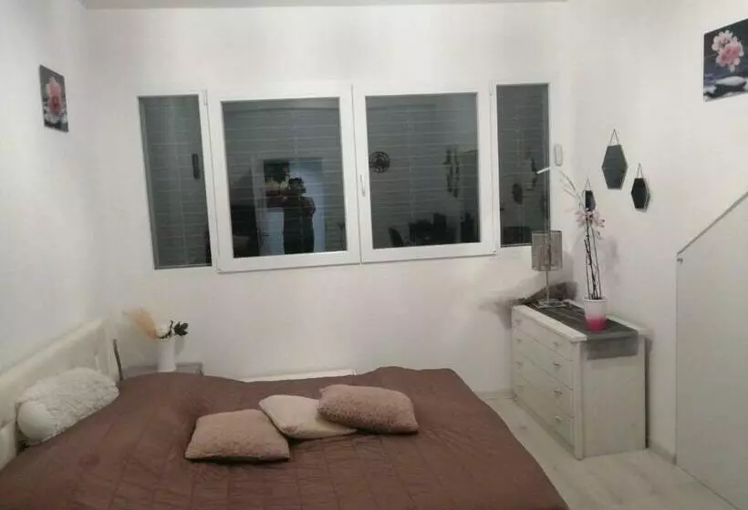 Aamiaismajoitus (B&B) Les Jordils