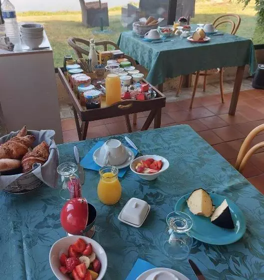 Aamiaismajoitus (B&B) Moulin De Mauzac