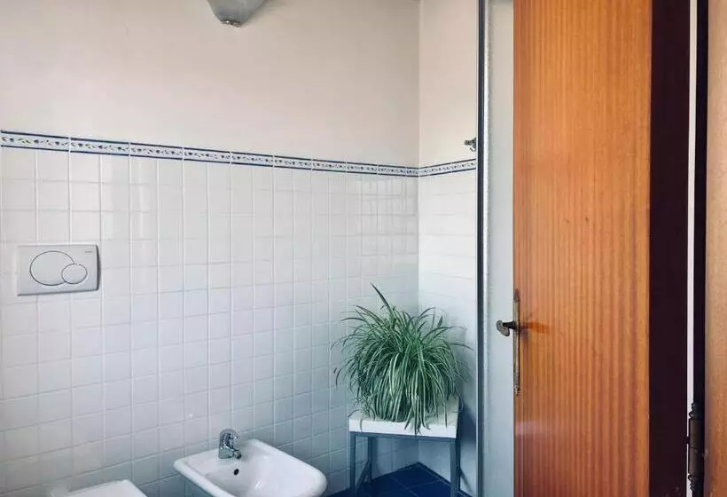 Hotelli Agriturismo Castelvecchio, Casa Vacanza Con Piscina A Fabriano