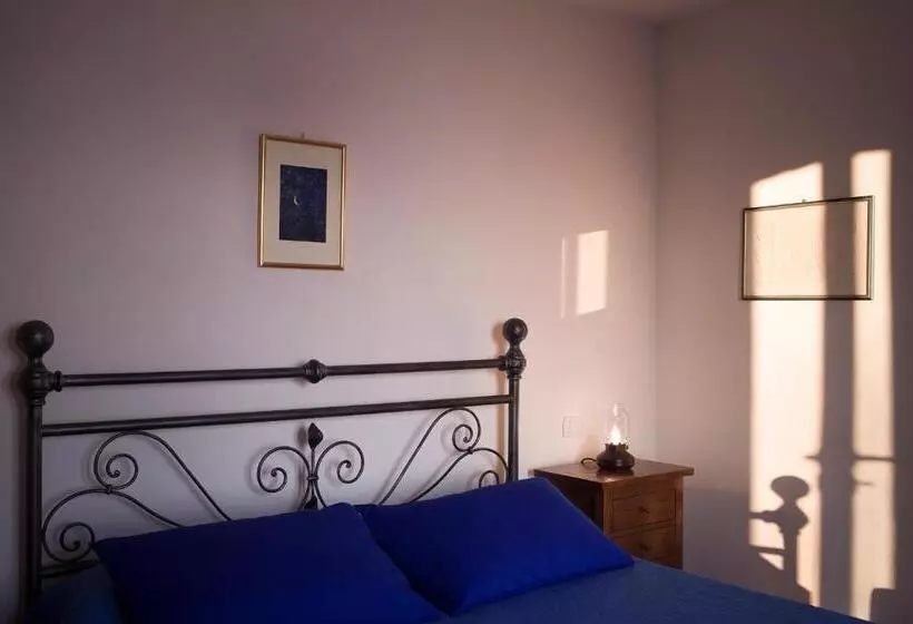 Hotelli Agriturismo Castelvecchio, Casa Vacanza Con Piscina A Fabriano