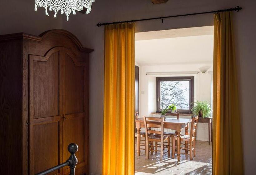هتل Agriturismo Castelvecchio, Casa Vacanza Con Piscina A Fabriano