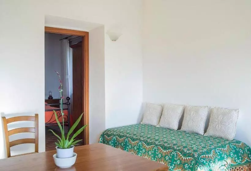 Hotelli Agriturismo Castelvecchio, Casa Vacanza Con Piscina A Fabriano