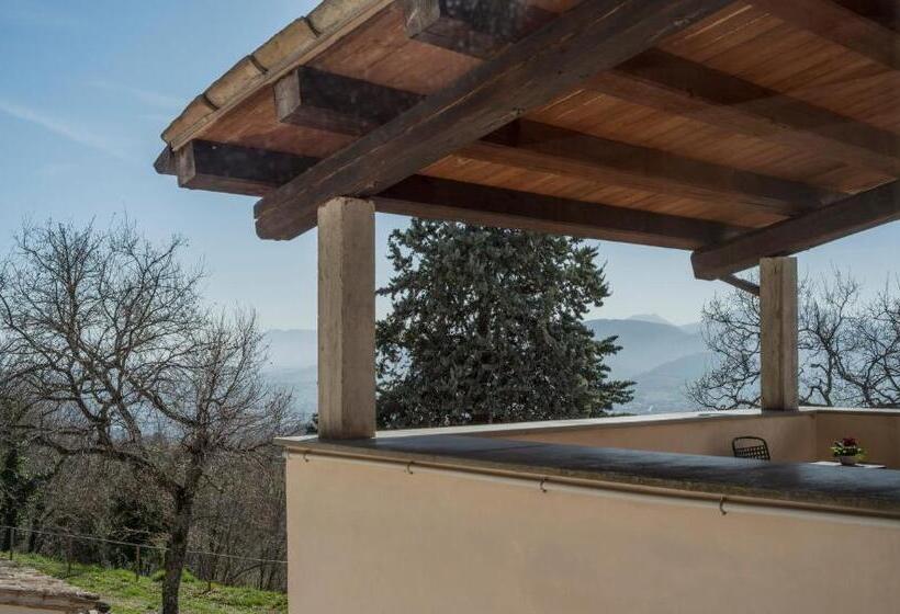 هتل Agriturismo Castelvecchio, Casa Vacanza Con Piscina A Fabriano
