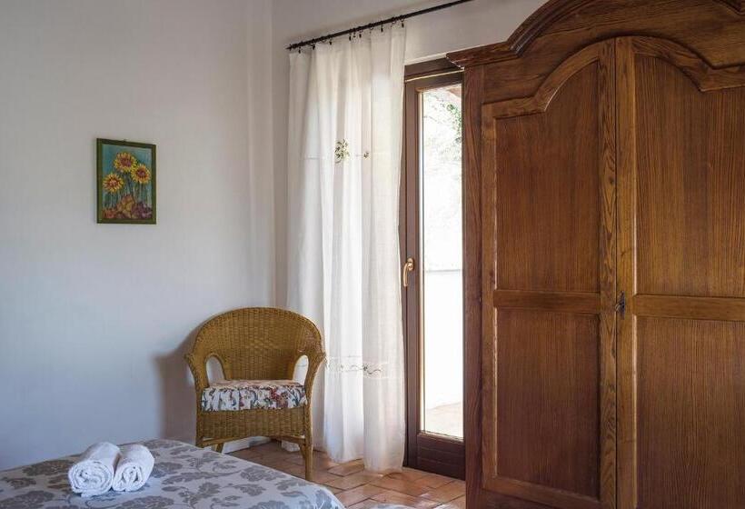 هتل Agriturismo Castelvecchio, Casa Vacanza Con Piscina A Fabriano