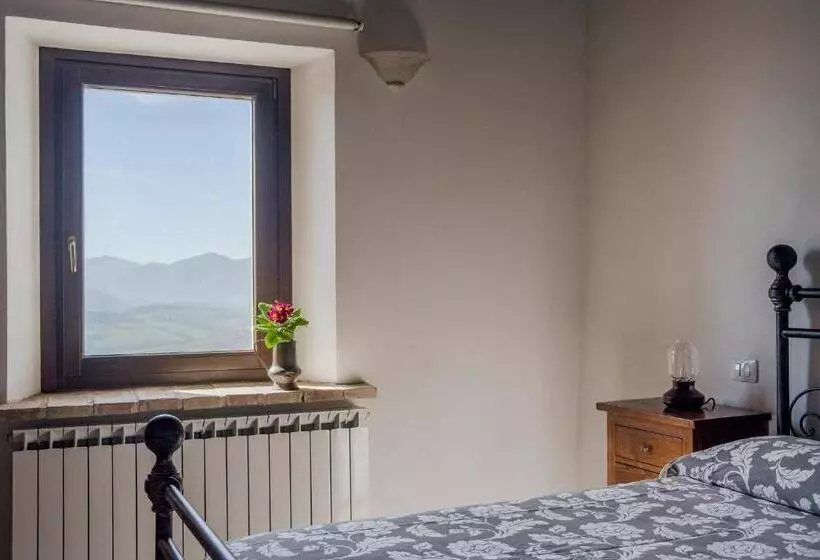 Hotelli Agriturismo Castelvecchio, Casa Vacanza Con Piscina A Fabriano