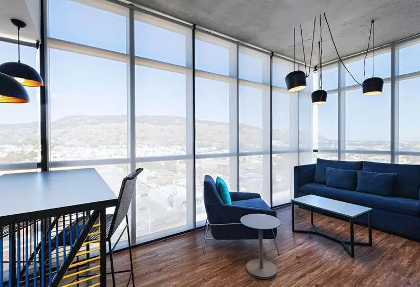 ホテル Aloft Guadalajara Sur