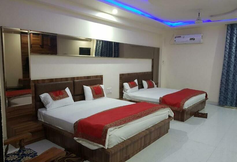 ホテル Anand Lok & Family Restaurant By Wb Inn