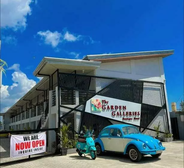 Hotelli The Garden Galleries Boutique