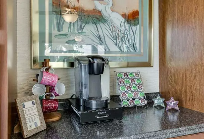 Majatalo Double J S Lakehouse