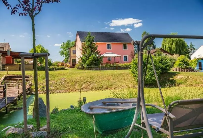 Majatalo Statek U Dubu