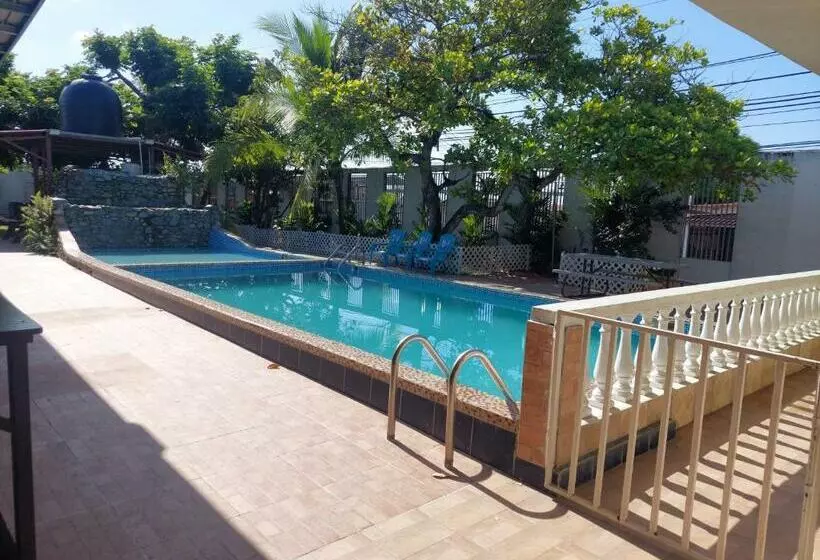 پانسیون Travel Connection Hostel