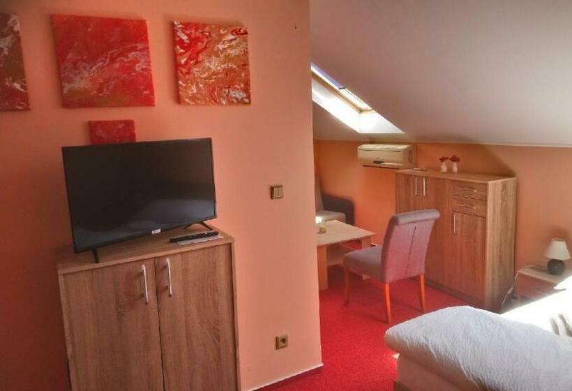 Restaurace Pension Vinařství U šťastných