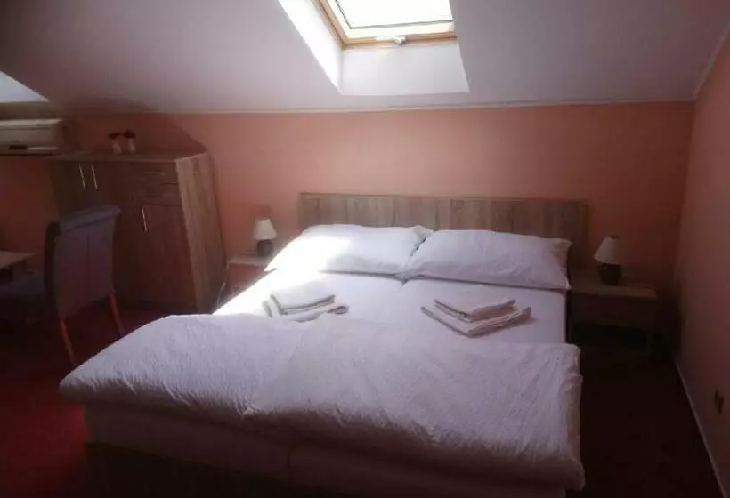 Restaurace Pension Vinařství U šťastných