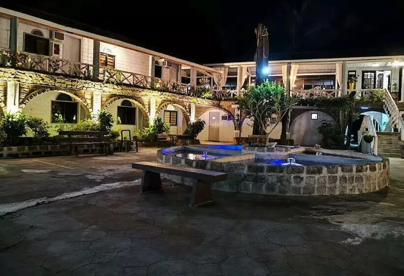 Sunbloom Beachfront Hotel And Restaurant Zambales