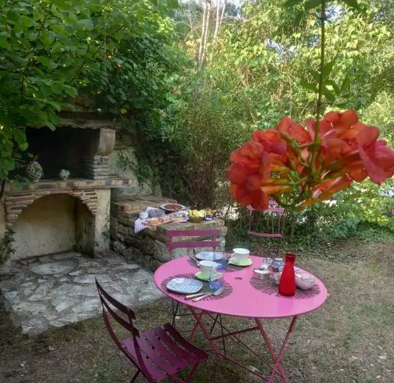 Aamiaismajoitus (B&B) Le Jardin De Myrtille