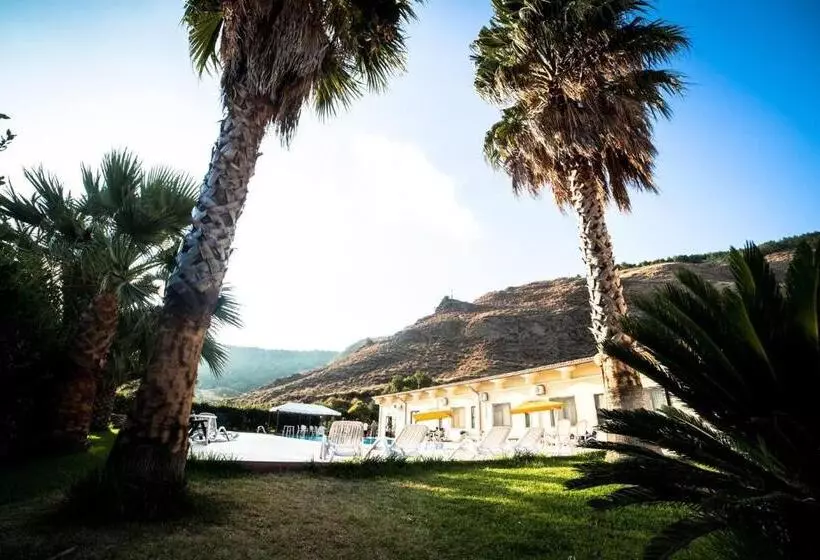 ホテル Agriturismo Casmene