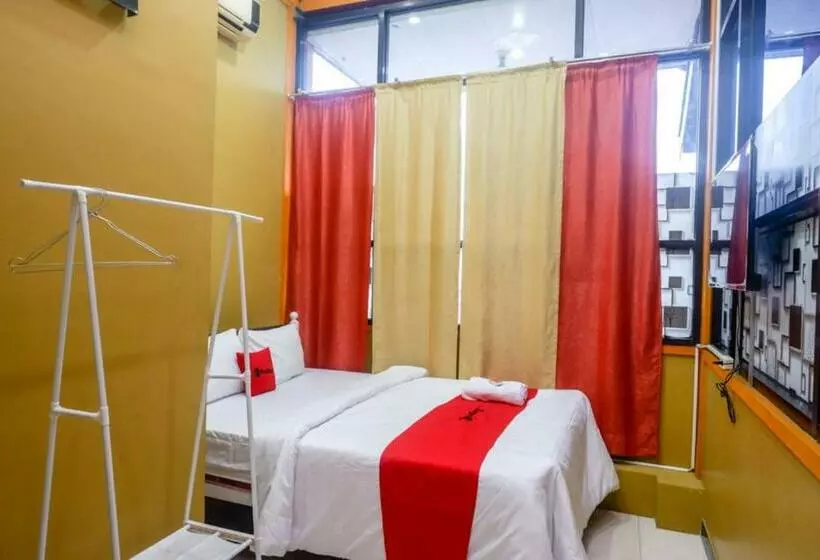 ホテル Reddoorz Syariah Near Exit Toll Ngemplak Solo
