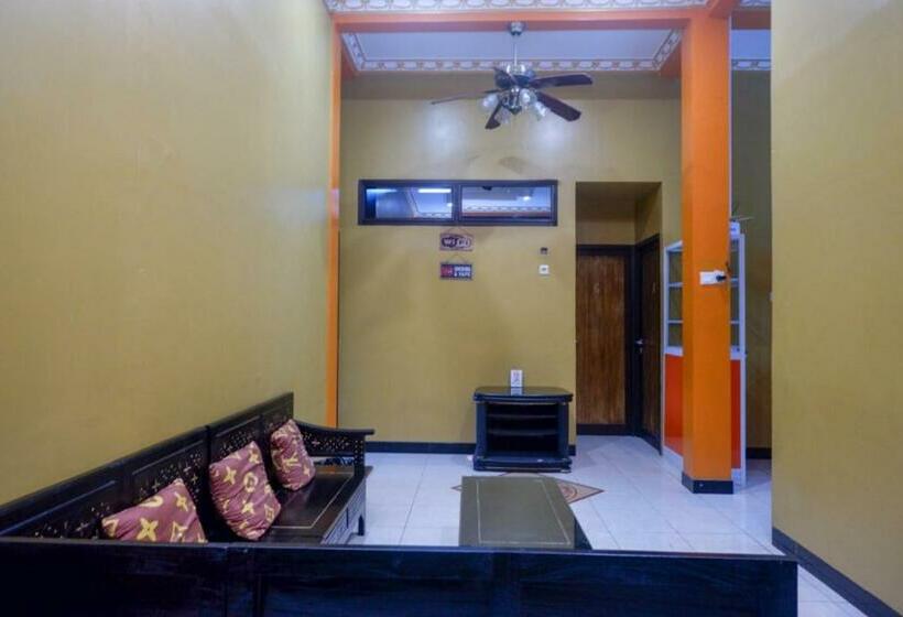 Otel Reddoorz Syariah Near Exit Toll Ngemplak Solo