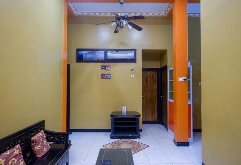 Otel Reddoorz Syariah Near Exit Toll Ngemplak Solo