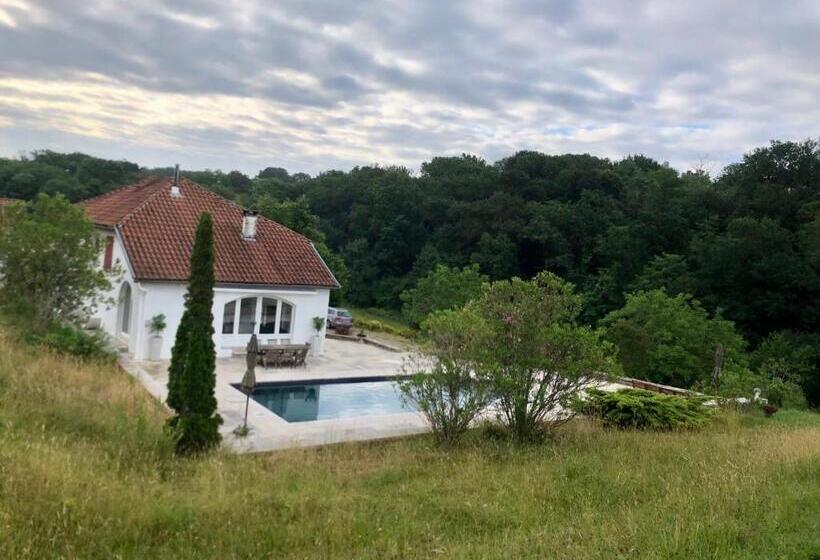 膳宿费 L Adret Du Bois