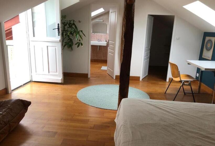 膳宿费 L Adret Du Bois