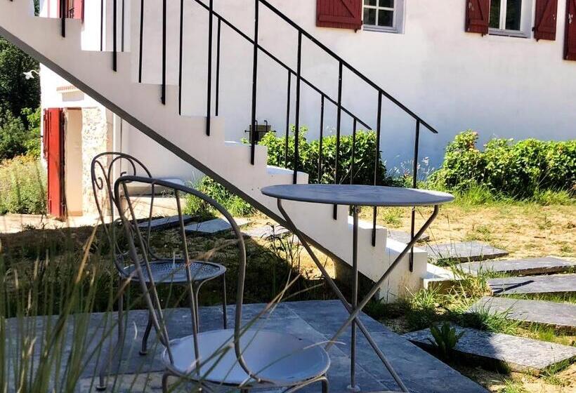 膳宿费 L Adret Du Bois